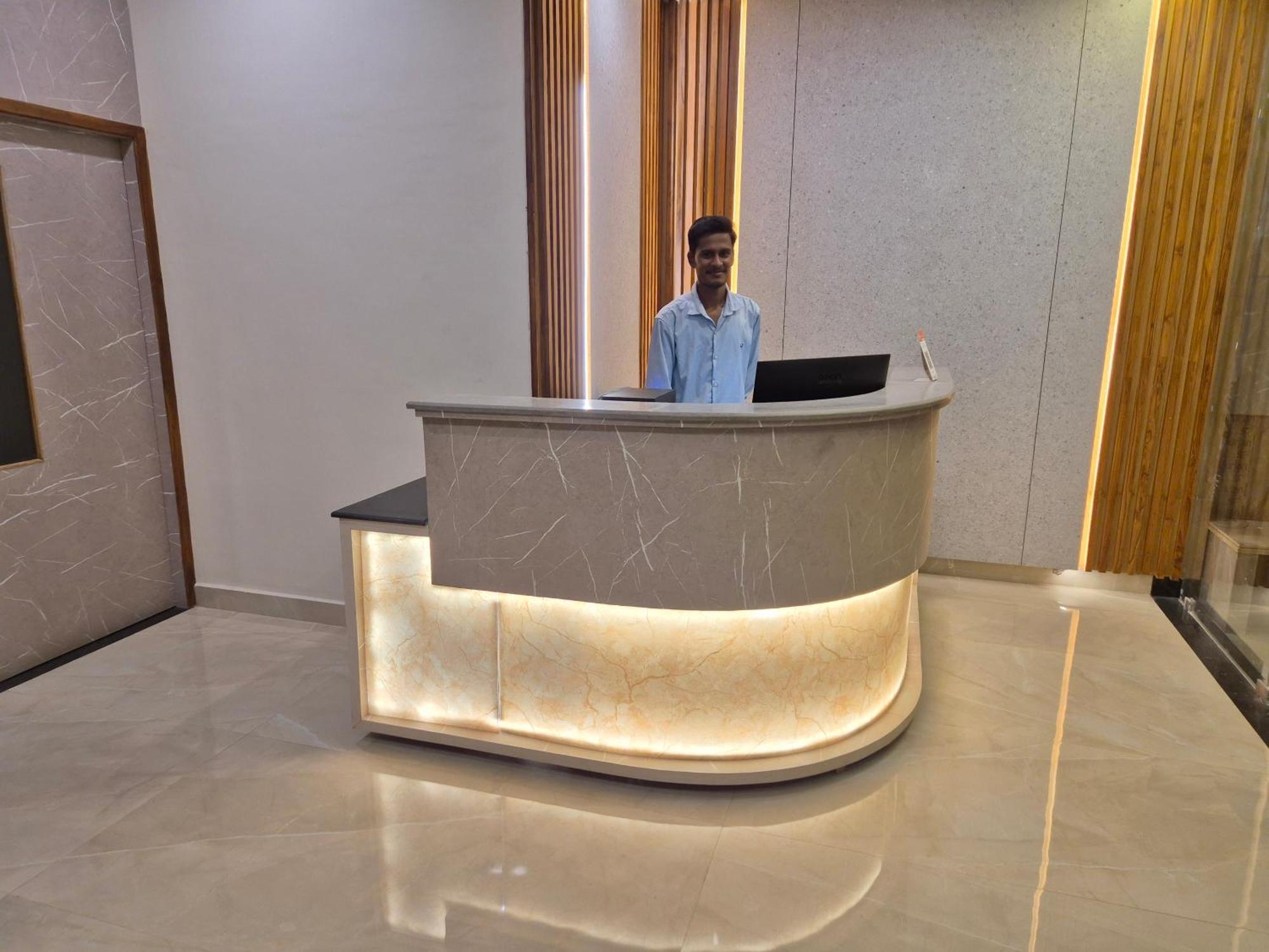 Hotel Janas Tirupati Esterno foto