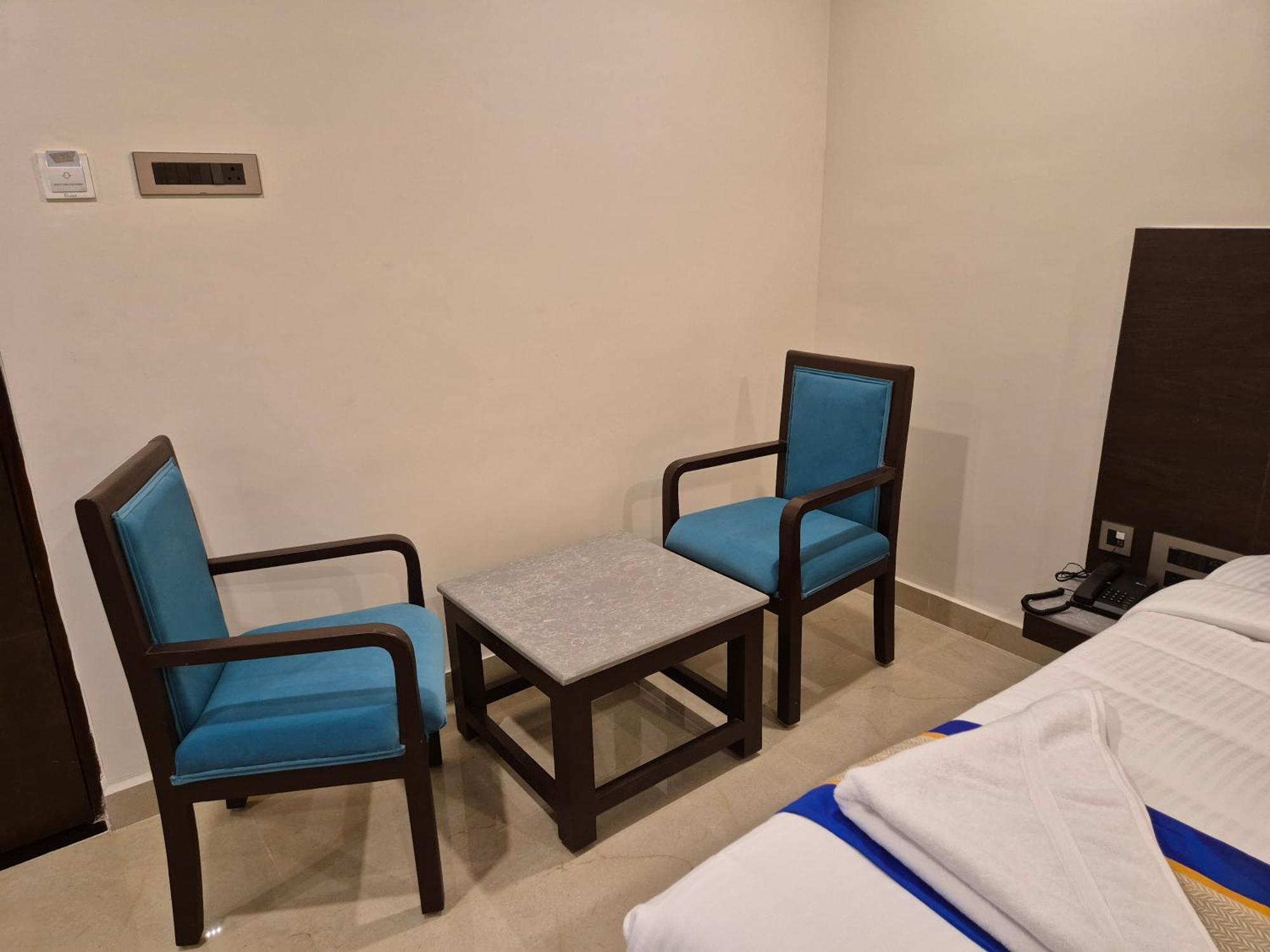 Hotel Janas Tirupati Esterno foto