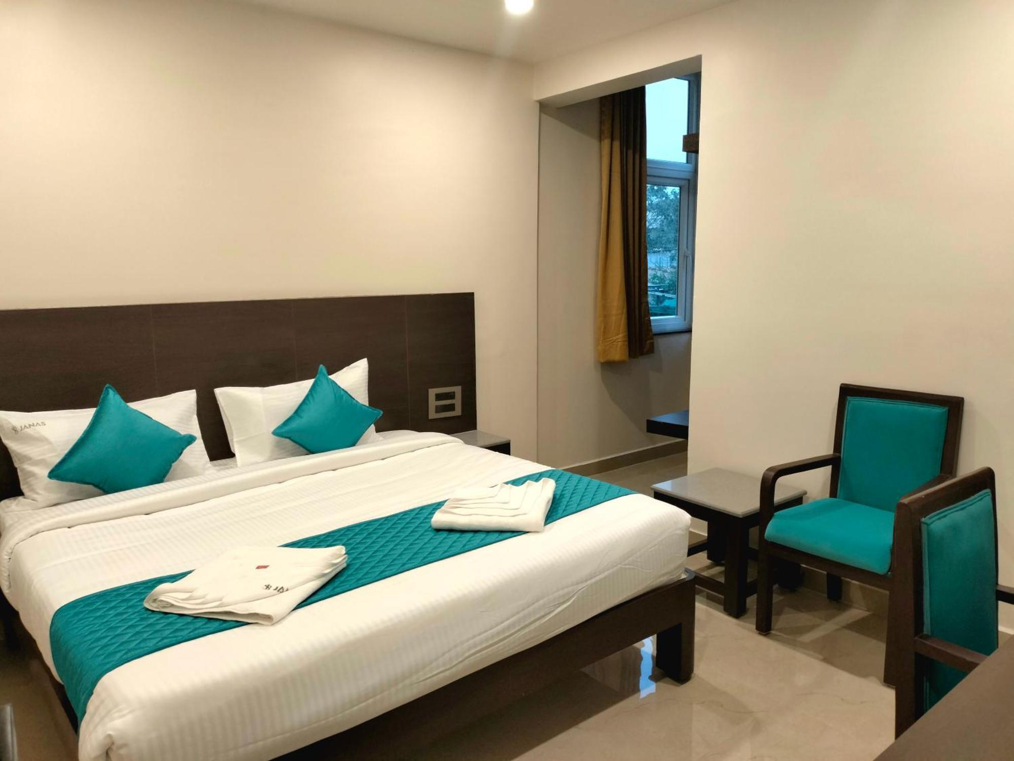 Hotel Janas Tirupati Esterno foto