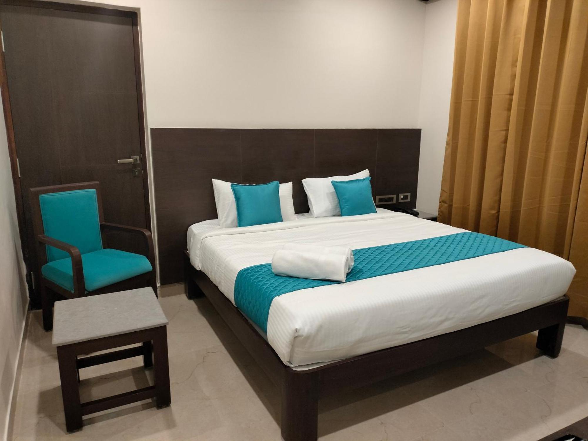 Hotel Janas Tirupati Esterno foto