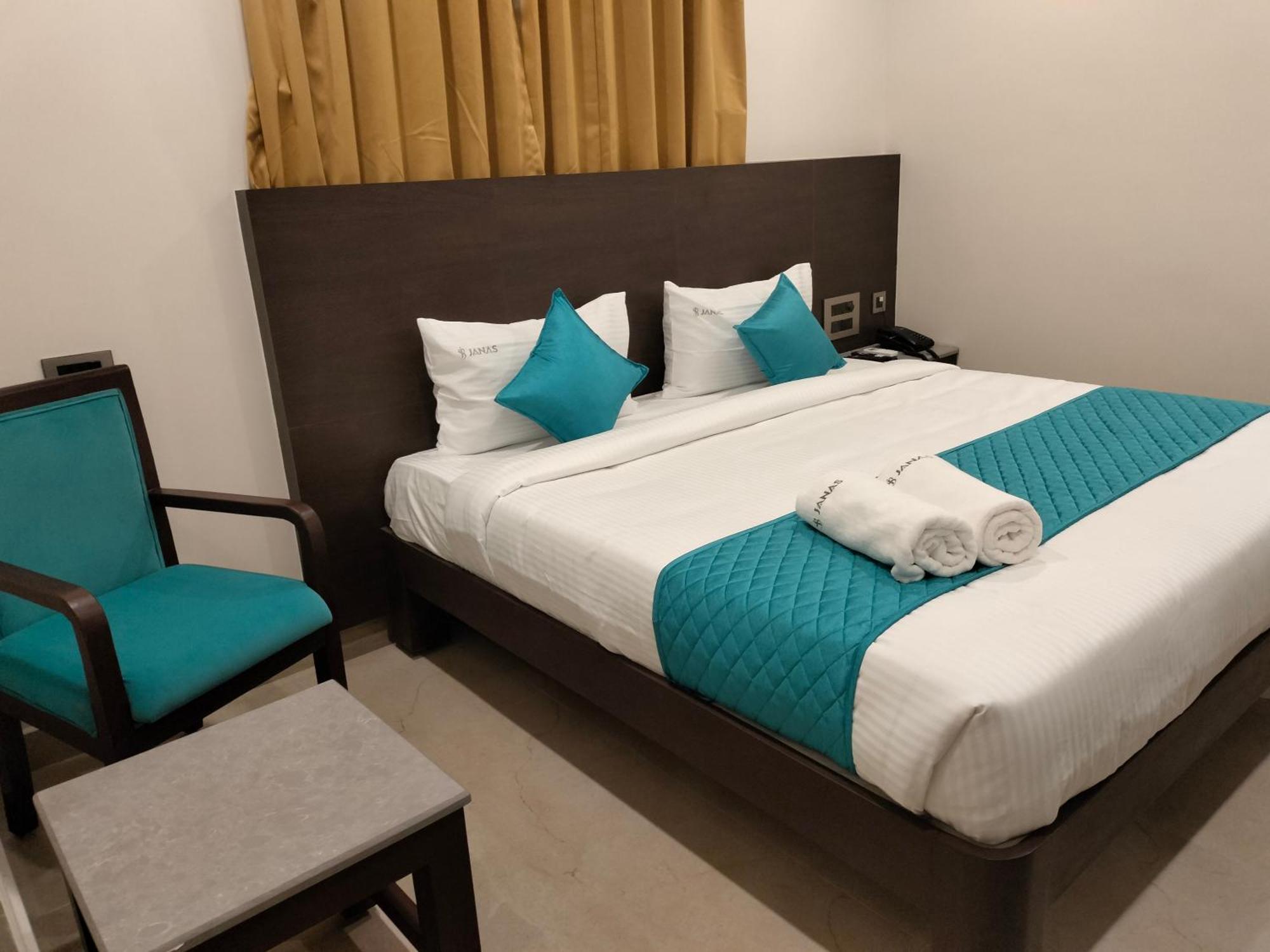 Hotel Janas Tirupati Esterno foto