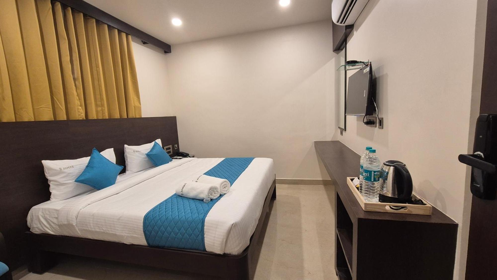 Hotel Janas Tirupati Esterno foto