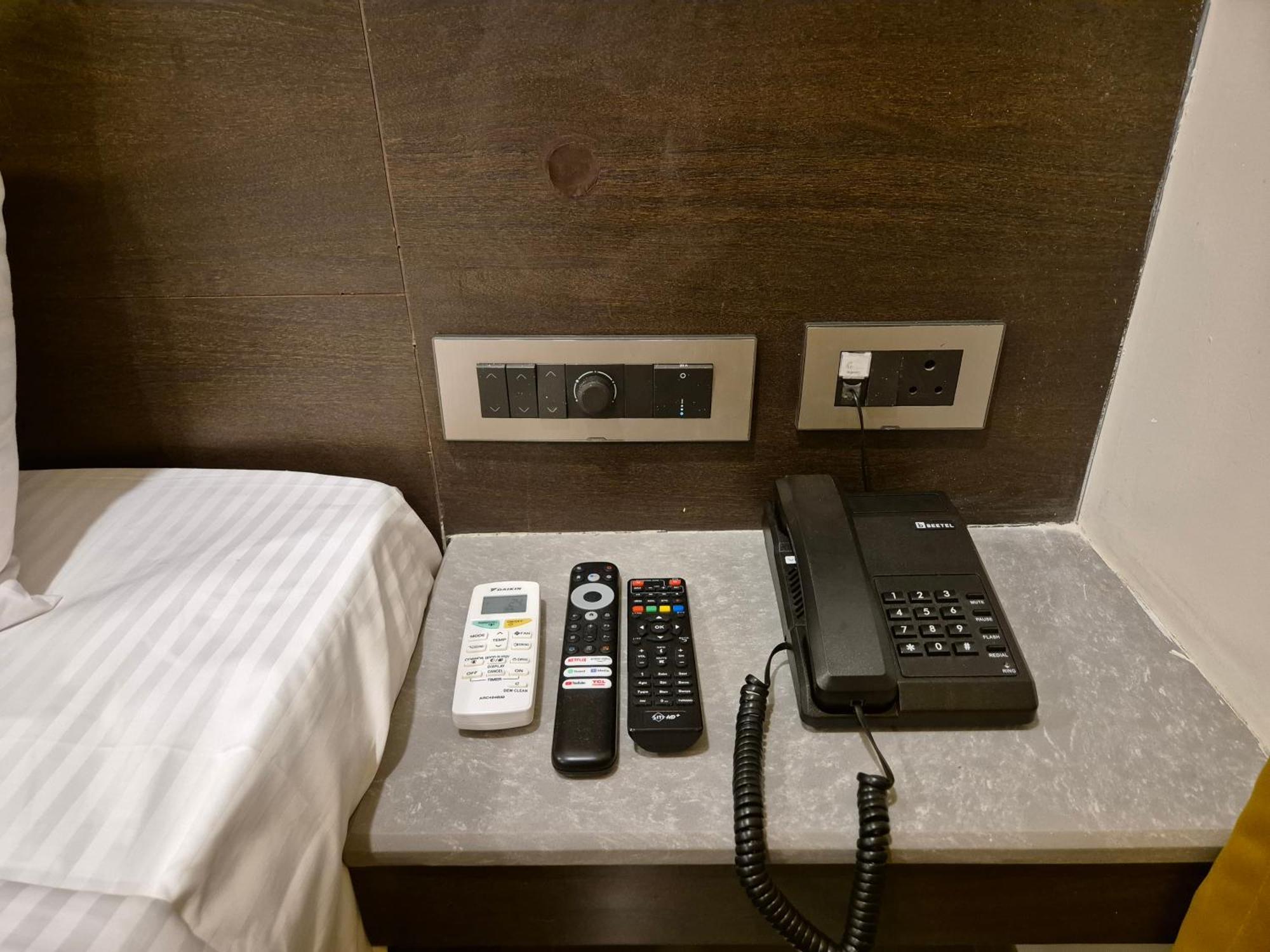 Hotel Janas Tirupati Esterno foto