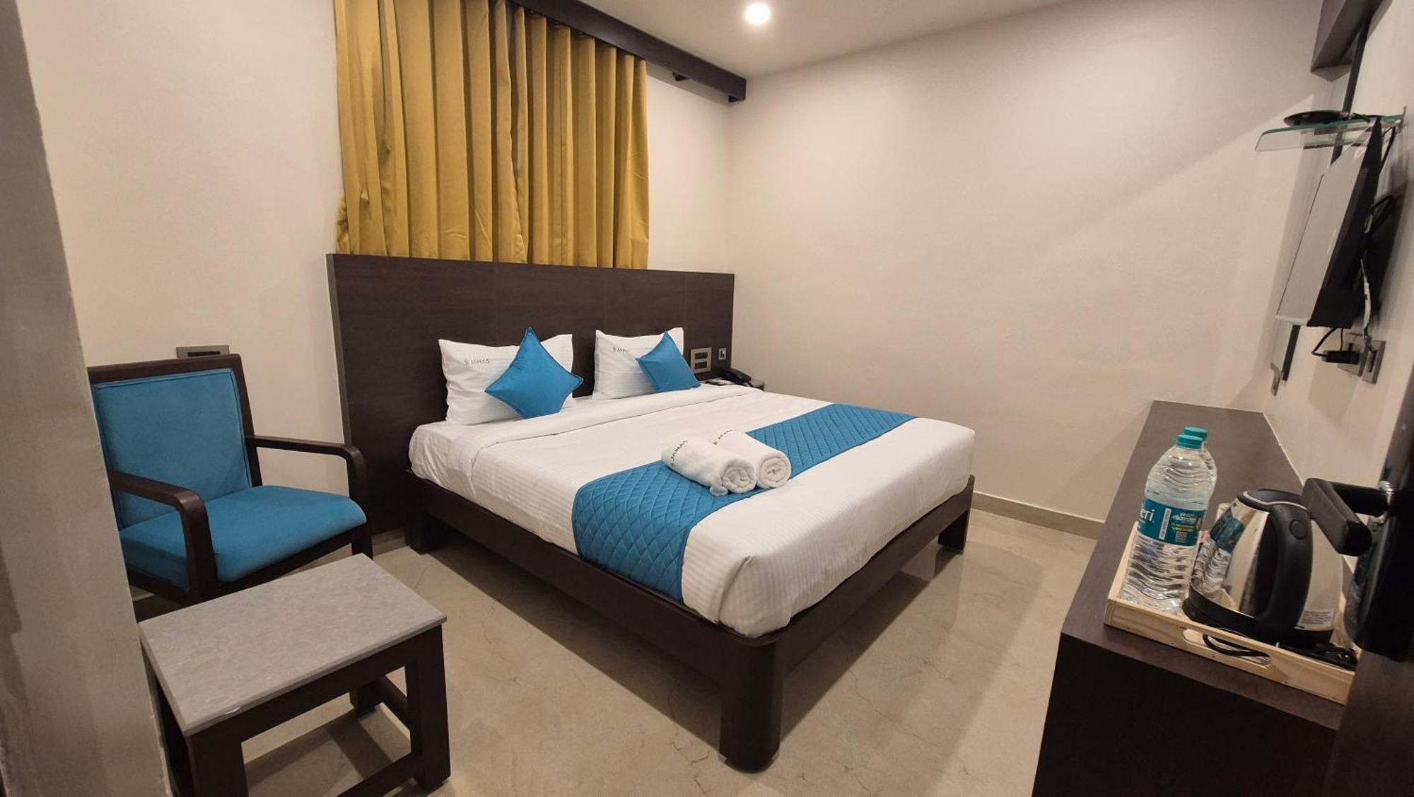 Hotel Janas Tirupati Esterno foto